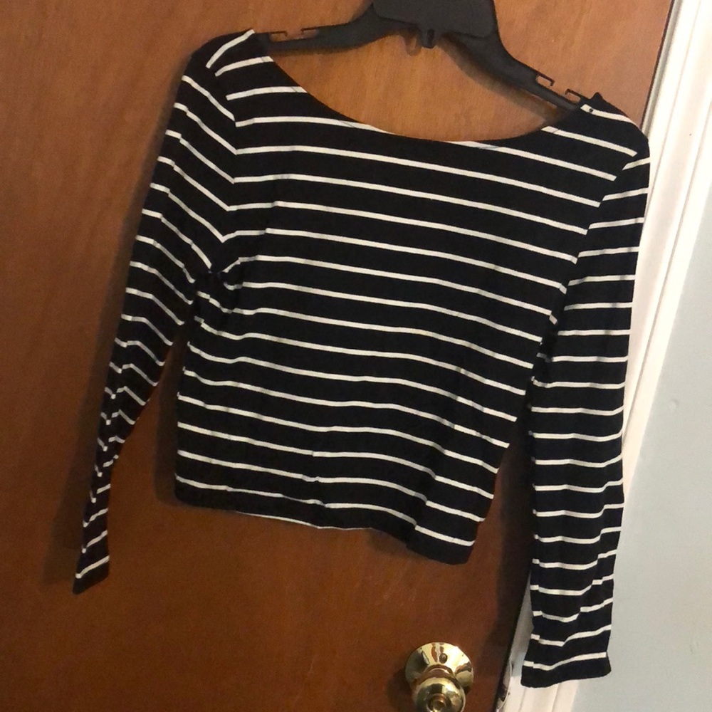 Mid-crop black and white striped